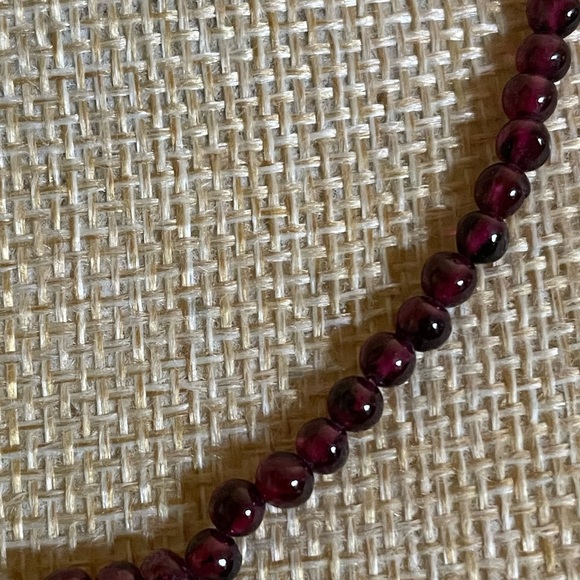 Elegant Natural Garnet Necklace - Picture 5 of 7